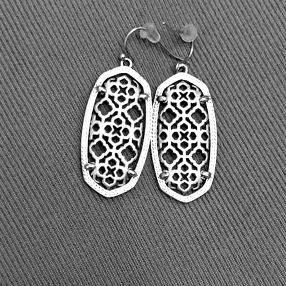 Kendra Scott Elle Drop Earrings in Silver Earrings with Silver 
Filigree